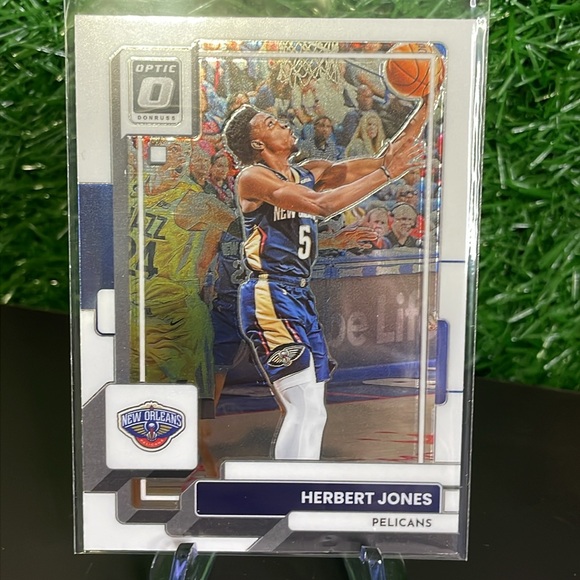 Panini Lot of 11 New Orleans Pelicans Basketball 🏀 Trading Cards - Picture 7 of 11